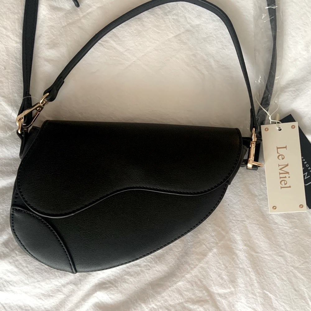 Black Saddlebag dupe